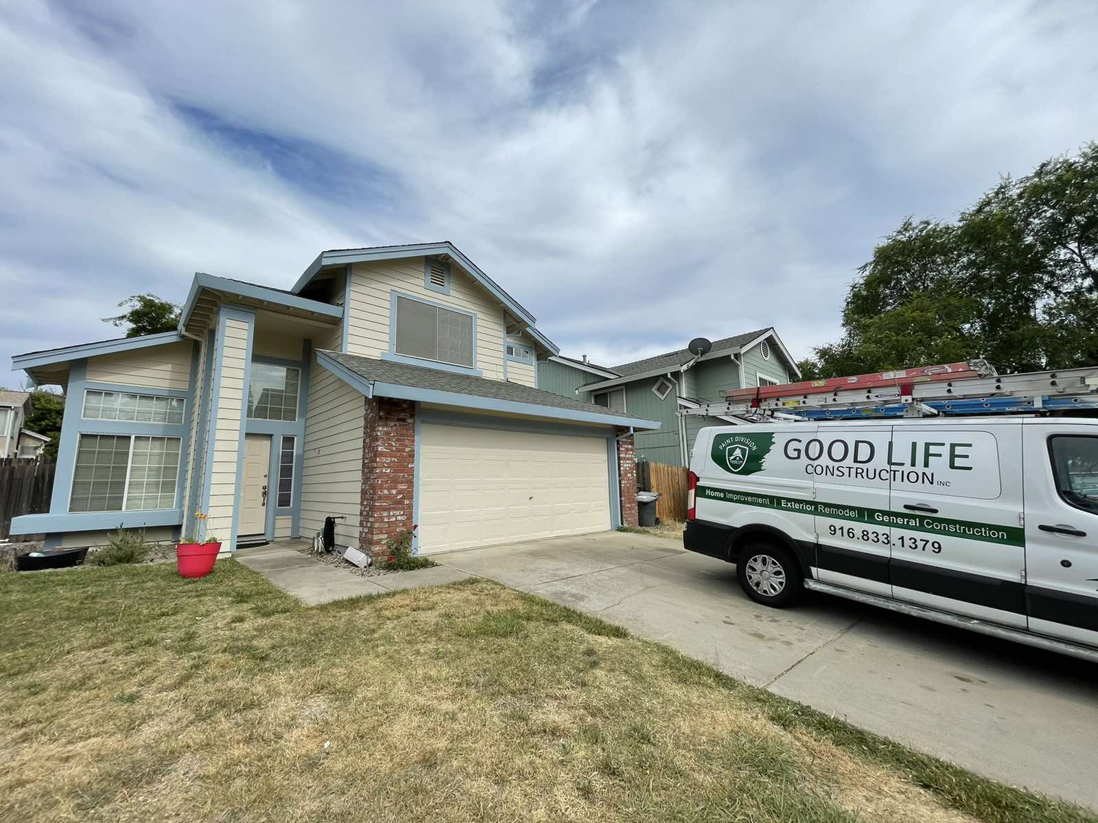 Siding Contractor, Exterior Paint Contractor Photo