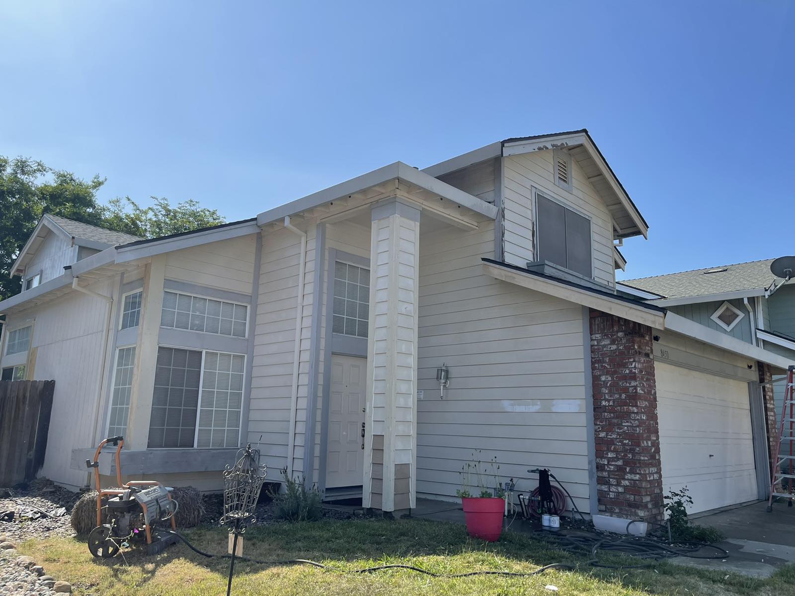 Before Image, weathered Siding, Touch Ups and Siding Repairs Photo