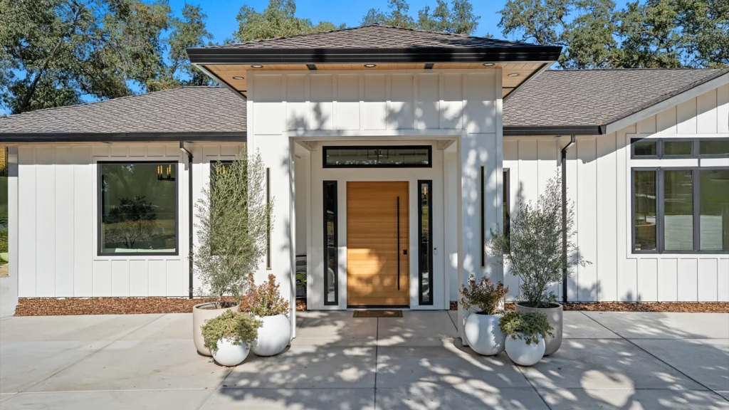 classic white house color